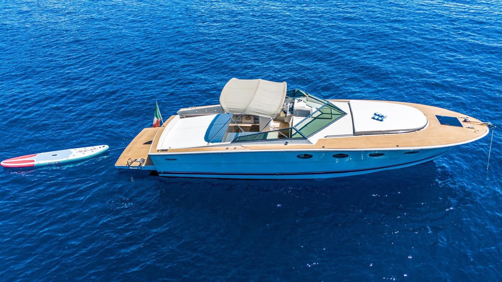 Tornado 38 Flush Deck